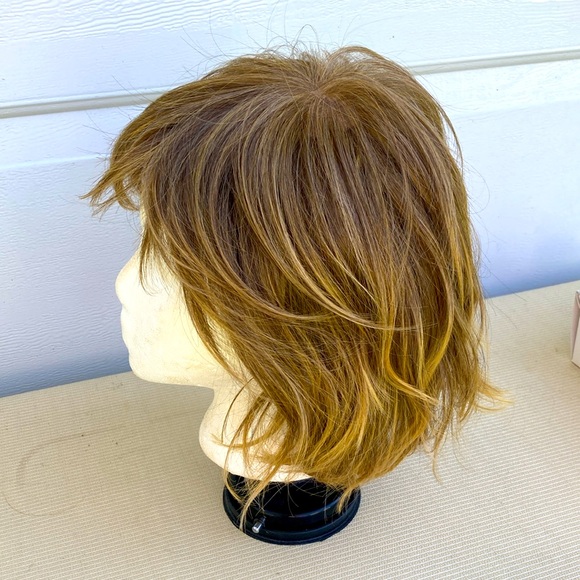 TressAllure New Wave : a mid-length layered shag bob with mono top in 24/18T - Picture 4 of 8